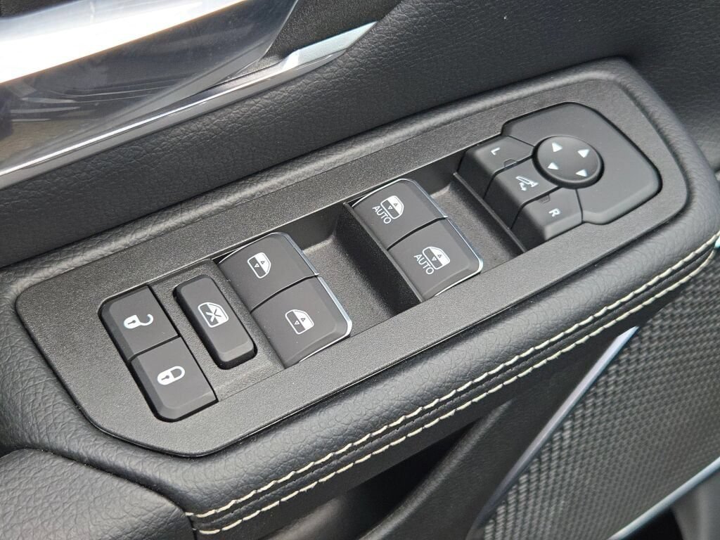 New 2027 RAM 1500 Laramie w/ Night Edition AWD/4WD image 19