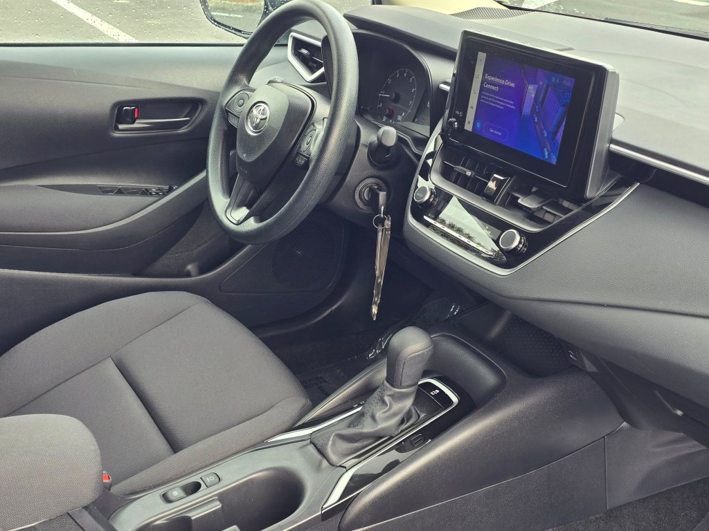 Used 2025 Toyota Corolla LE FWD image 28