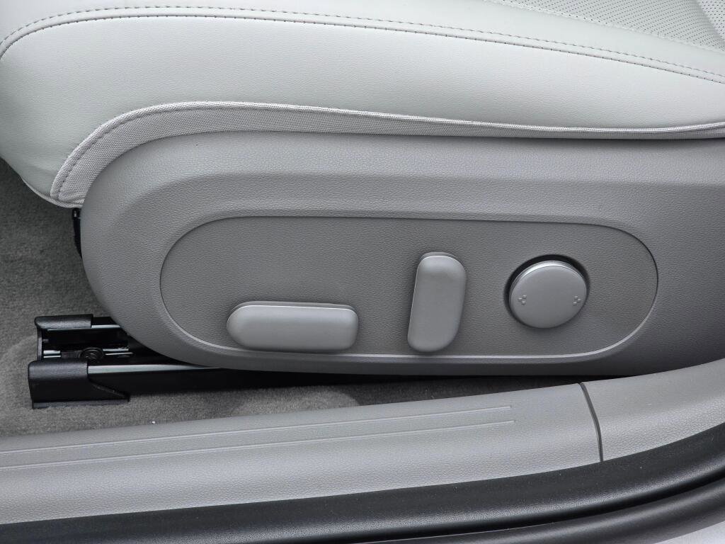 New 2025 Hyundai Ioniq 6 SEL image 16