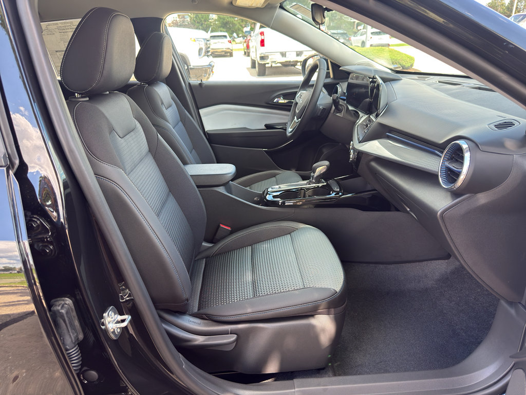 New 2026 Chevrolet Trax LT w/ Driver Confidence Package FWD image 36