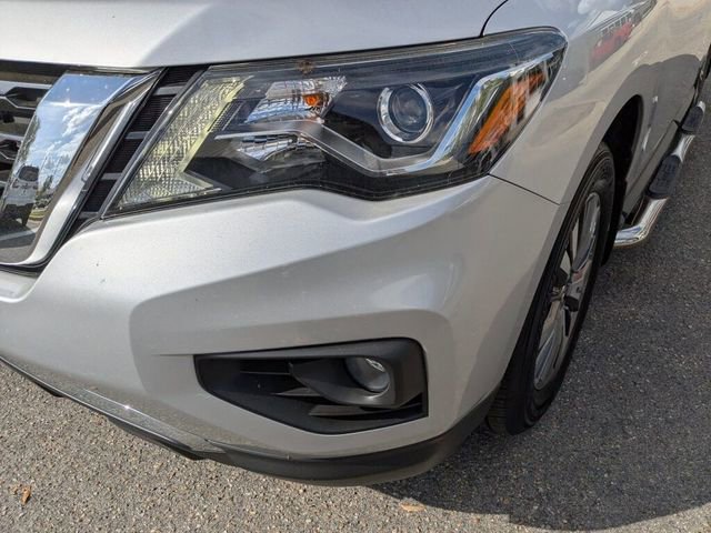 Used 2018 Nissan Pathfinder S image 4