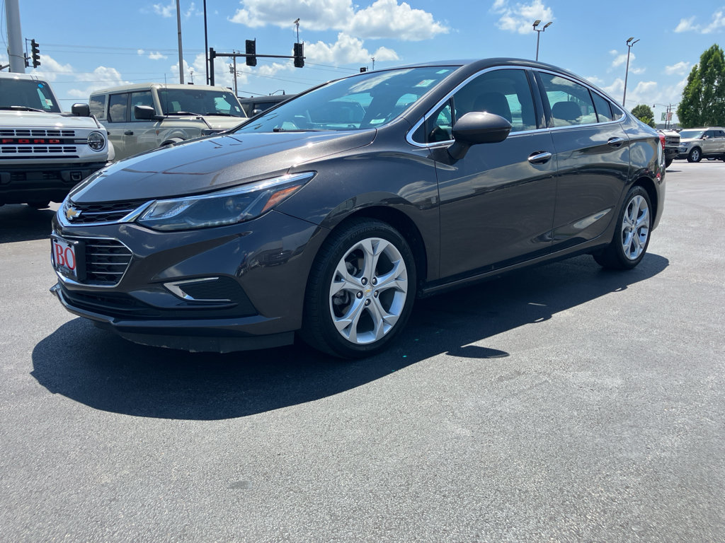 Used 2017 Chevrolet Cruze Premier FWD image 2