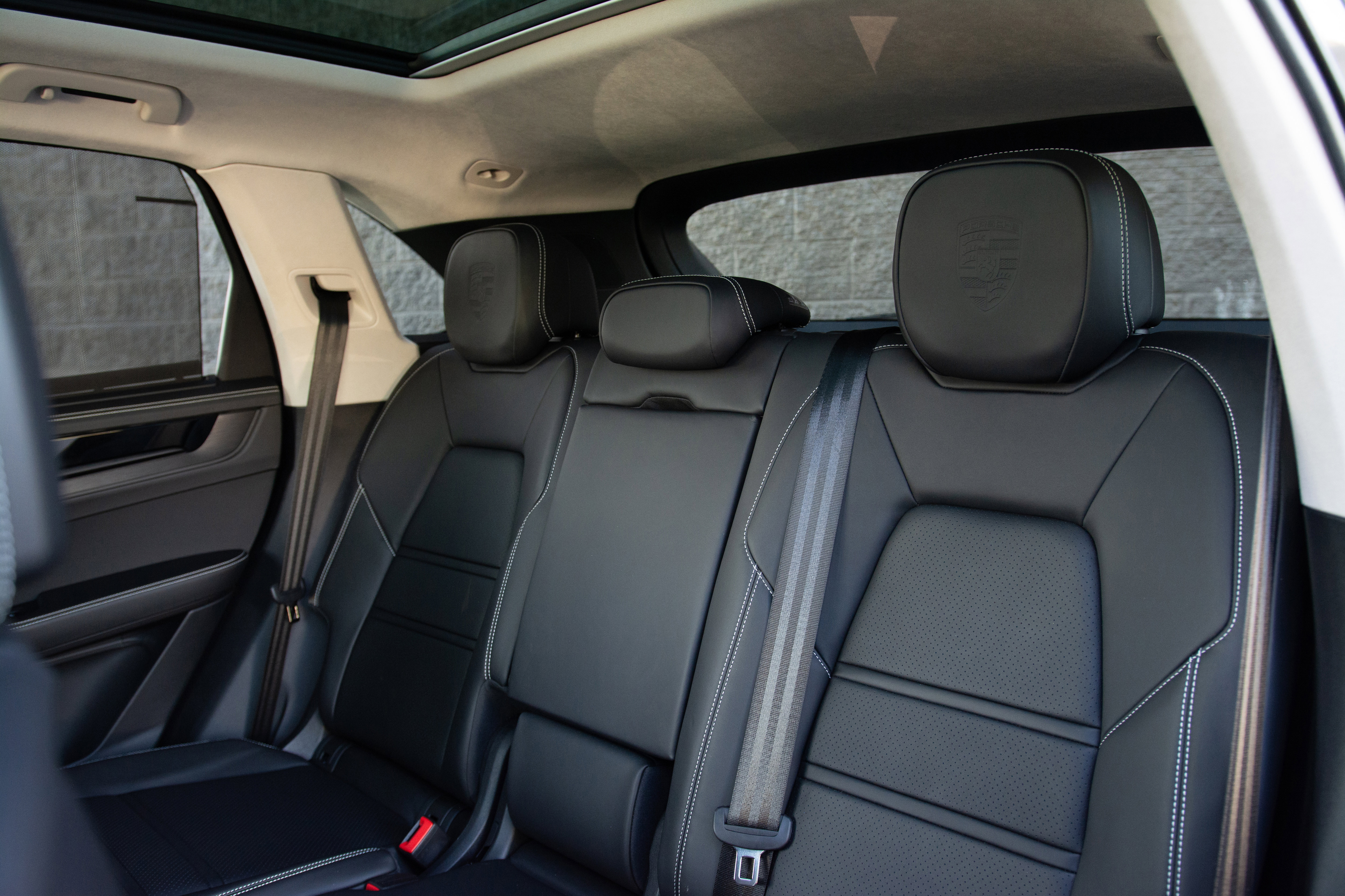 Certified 2025 Porsche Cayenne GTS image 31