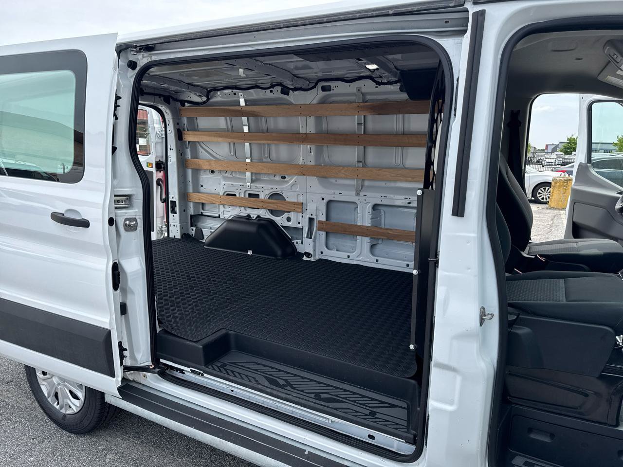 Used 2025 Ford Transit 250 Low Roof w/ Exterior Upgrade Package RWD image 16