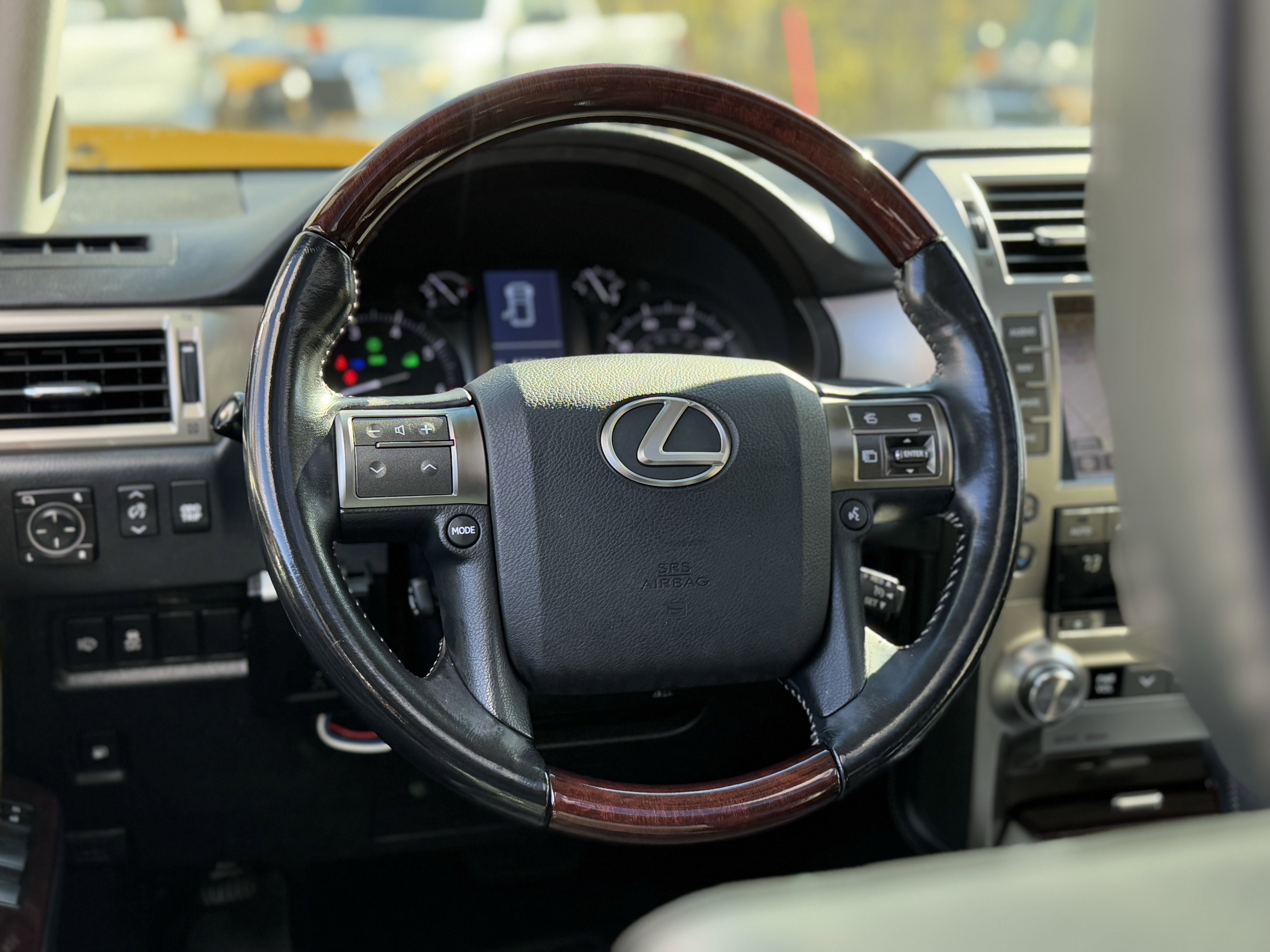 Used 2017 Lexus GX 460 image 16