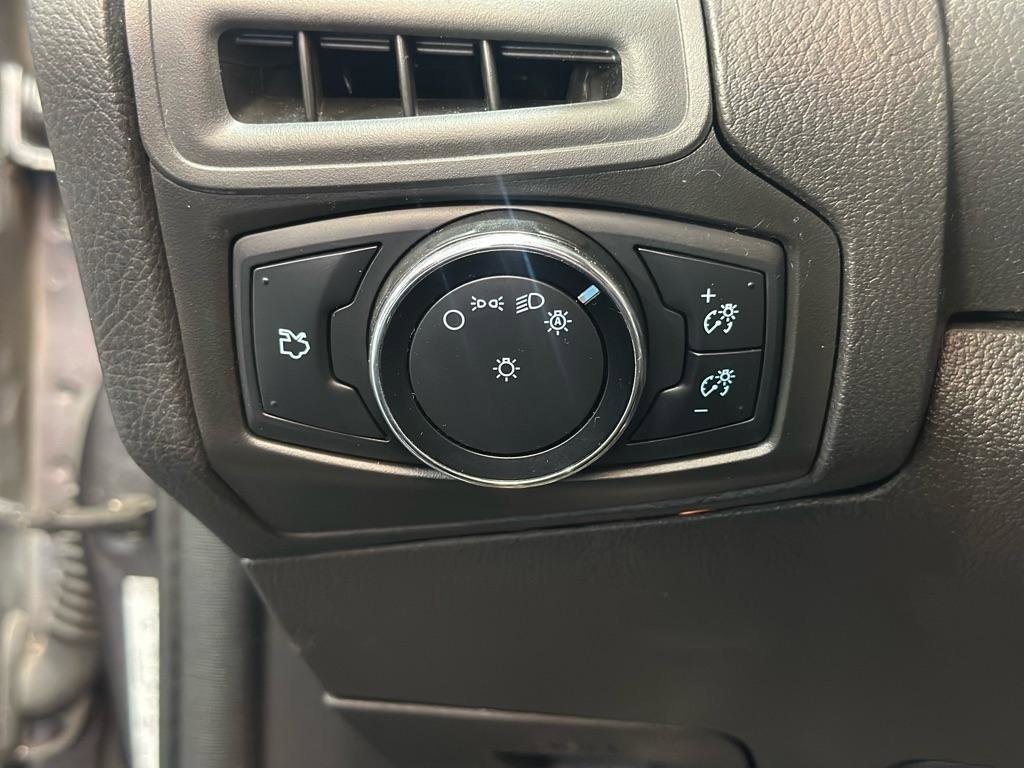 Used 2014 Ford Focus SE FWD image 28