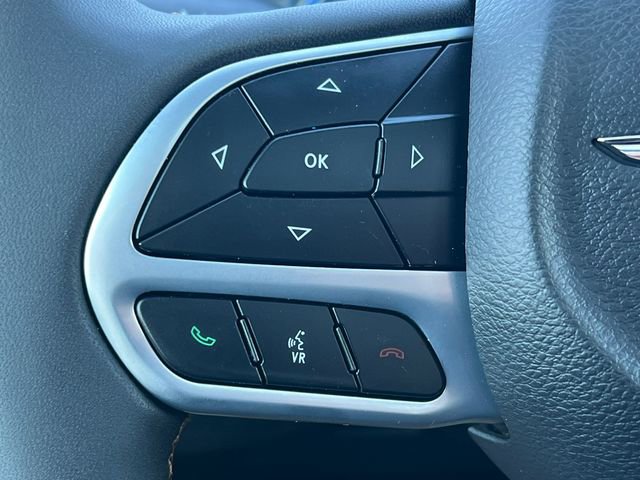Used 2023 Chrysler Pacifica Pinnacle FWD image 23
