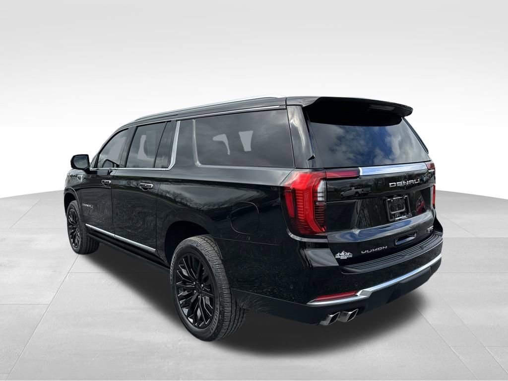 Used 2025 GMC Yukon XL Denali w/ Sun & Power Step Package image 17
