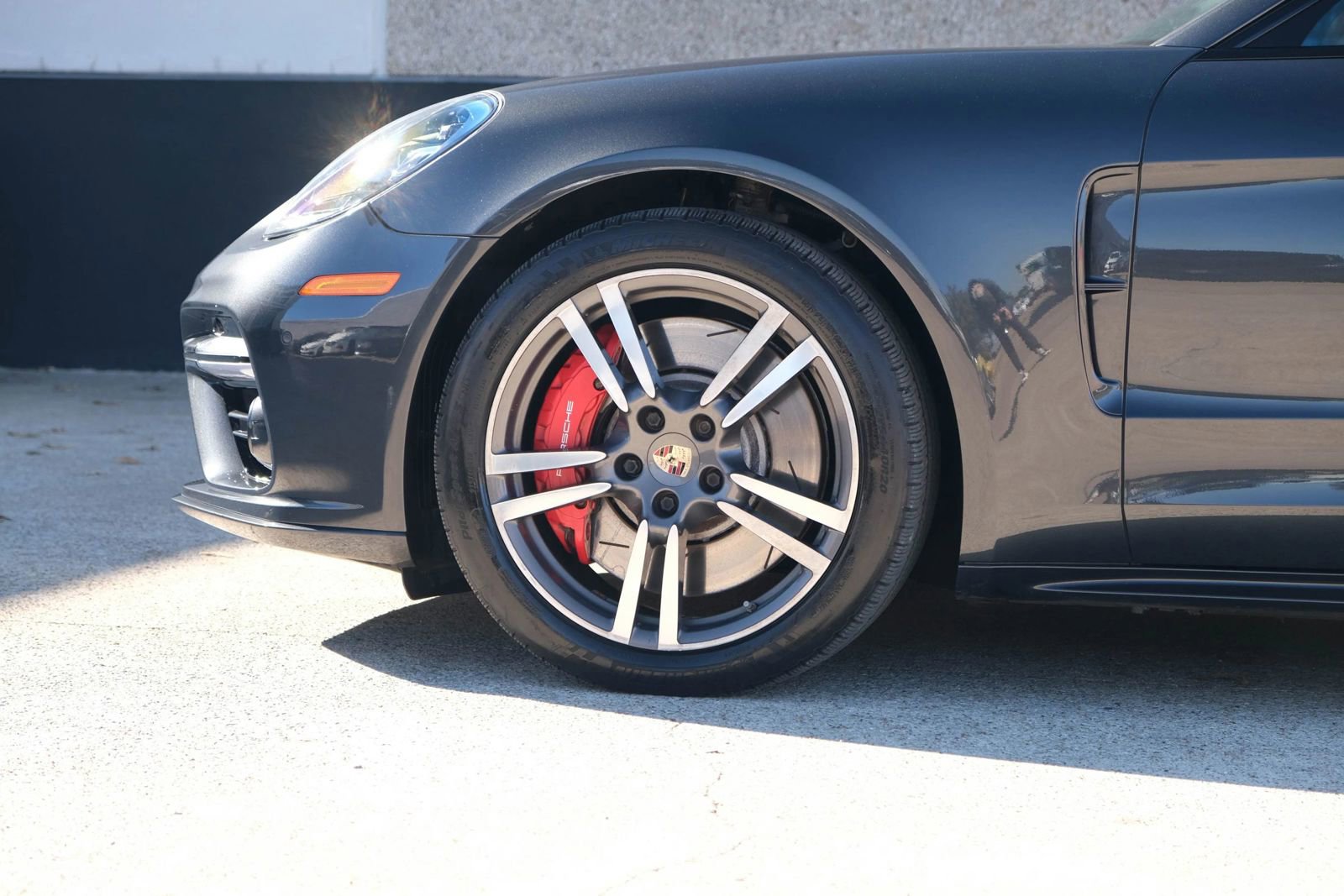 Used 2017 Porsche Panamera Turbo w/ Carbon Fiber Interior Package image 9