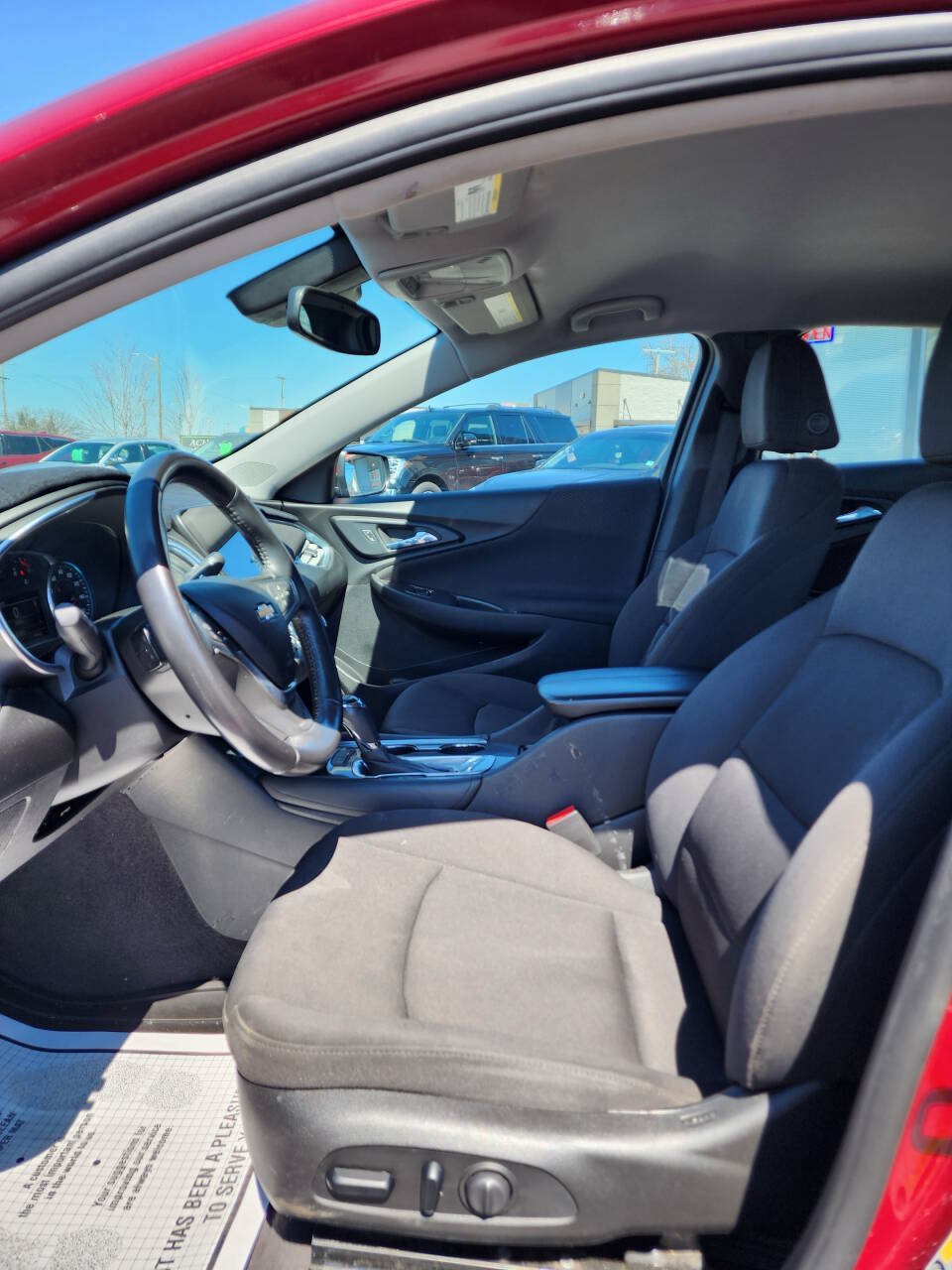 Used 2018 Chevrolet Malibu LT w/ Driver Confidence Package FWD image 14