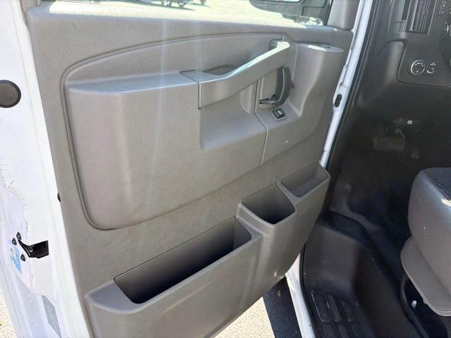 Used 2018 GMC Savana 2500 w/ Driver Convenience Package RWD image 19