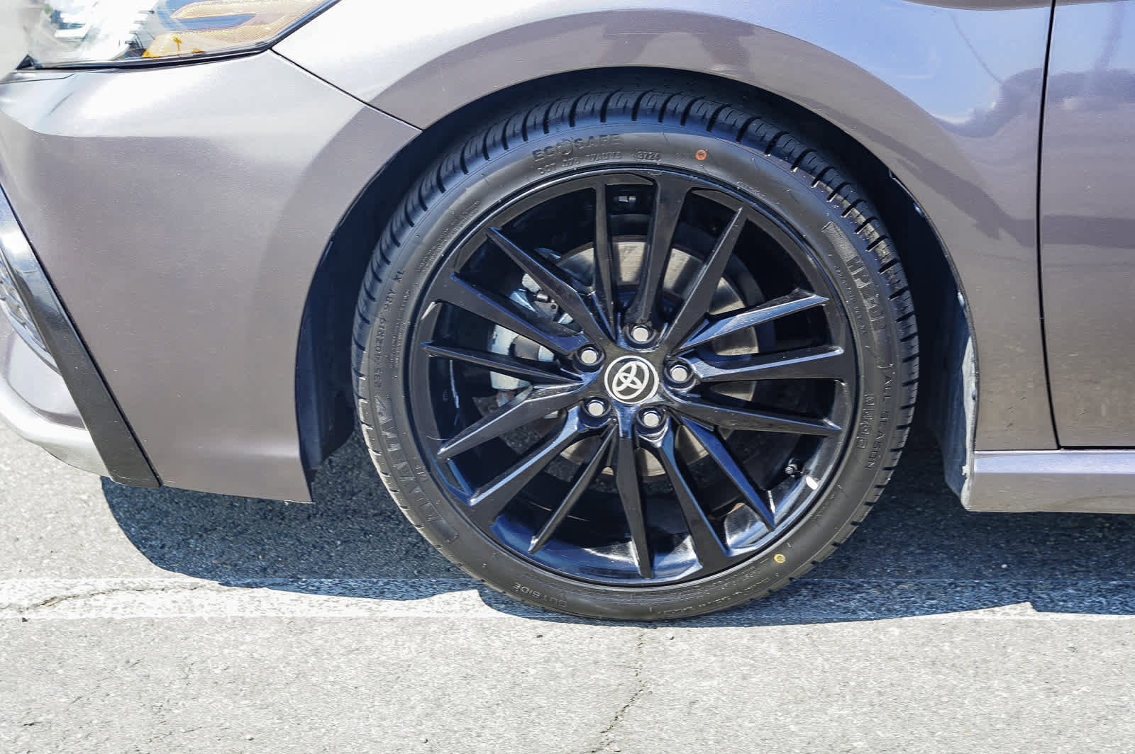 Used 2021 Toyota Camry XSE w/ Navigation Upgrade Package image 9