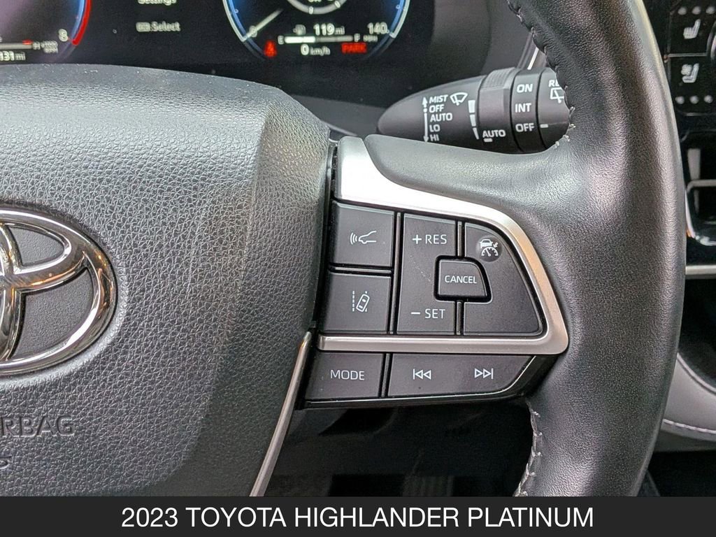 Used 2023 Toyota Highlander Platinum FWD image 19