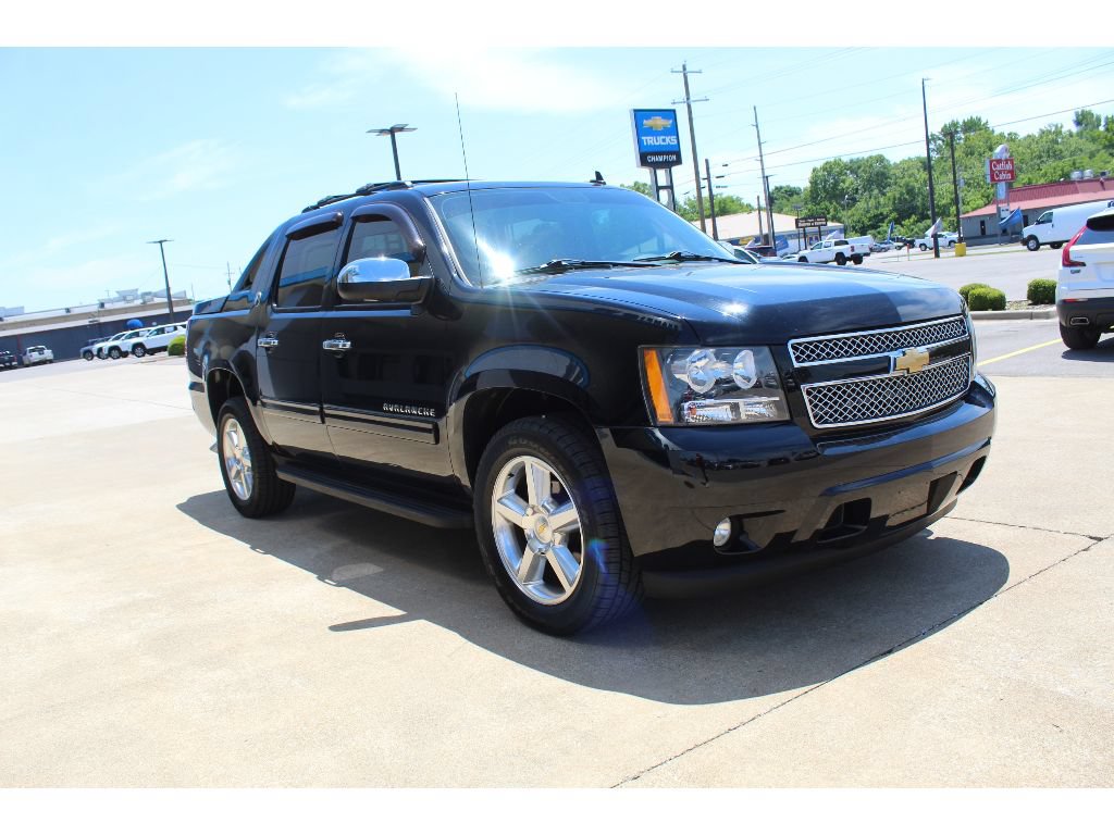 Used 2013 Chevrolet Avalanche LT w/ All-Star Edition RWD image 4