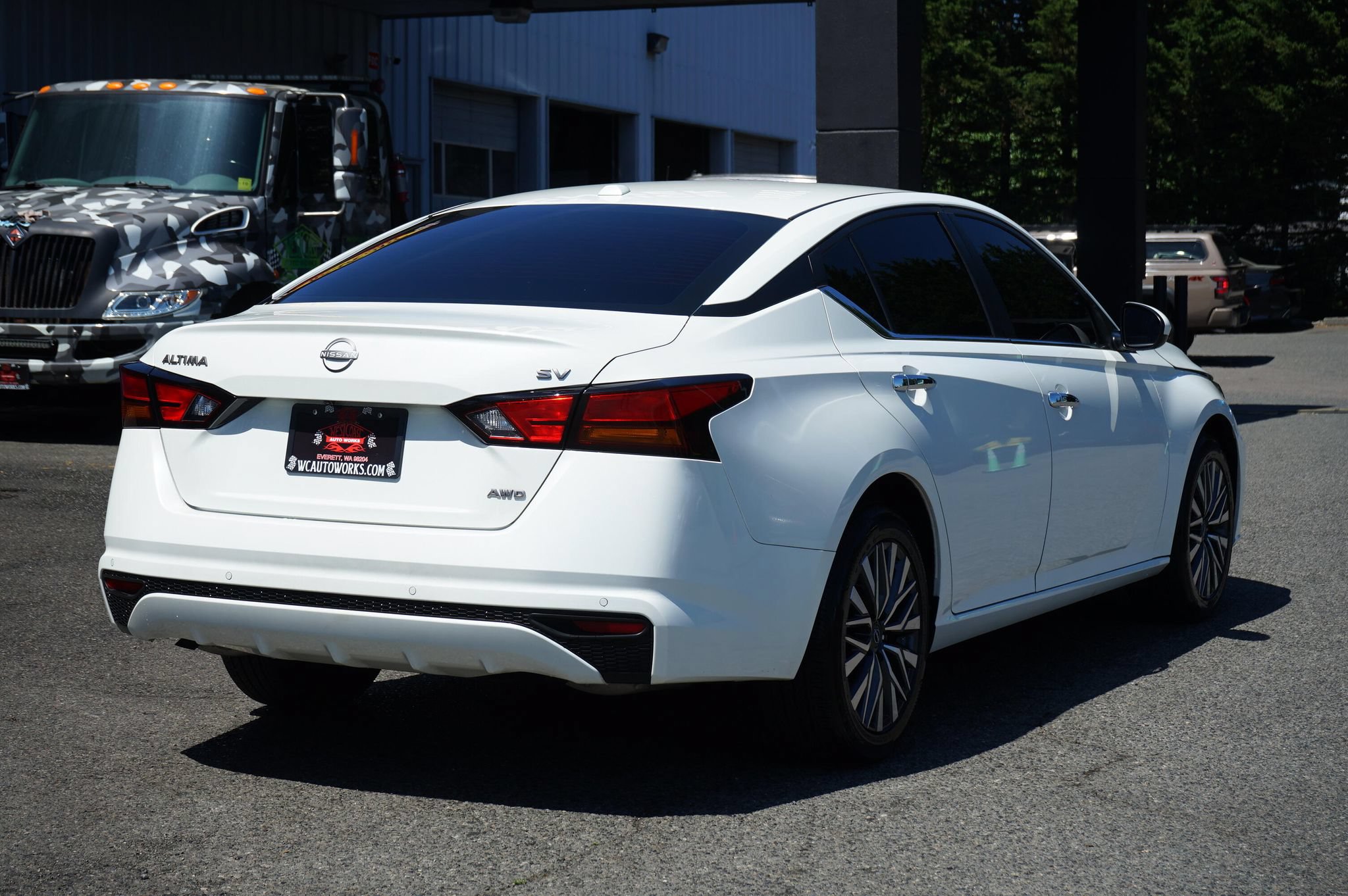 Used 2023 Nissan Altima 2.5 SV AWD/4WD image 3