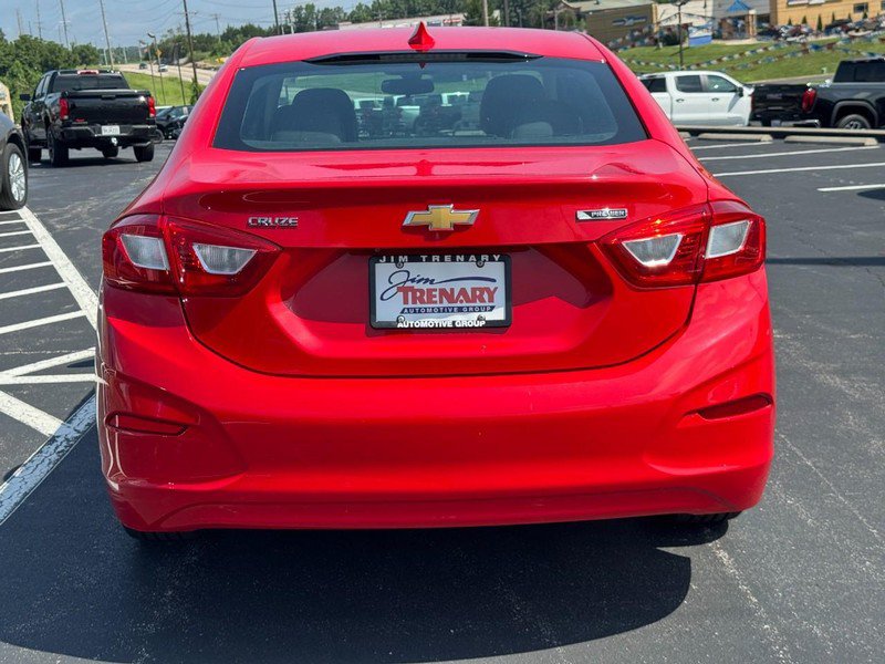 Used 2017 Chevrolet Cruze Premier FWD image 4
