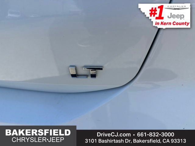 Used 2018 Chevrolet Equinox LT FWD image 32