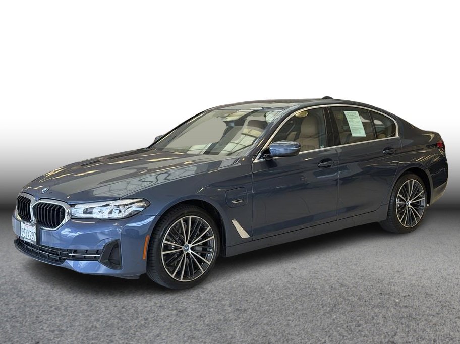 Used 2023 BMW 530e w/ Premium Package RWD image 1