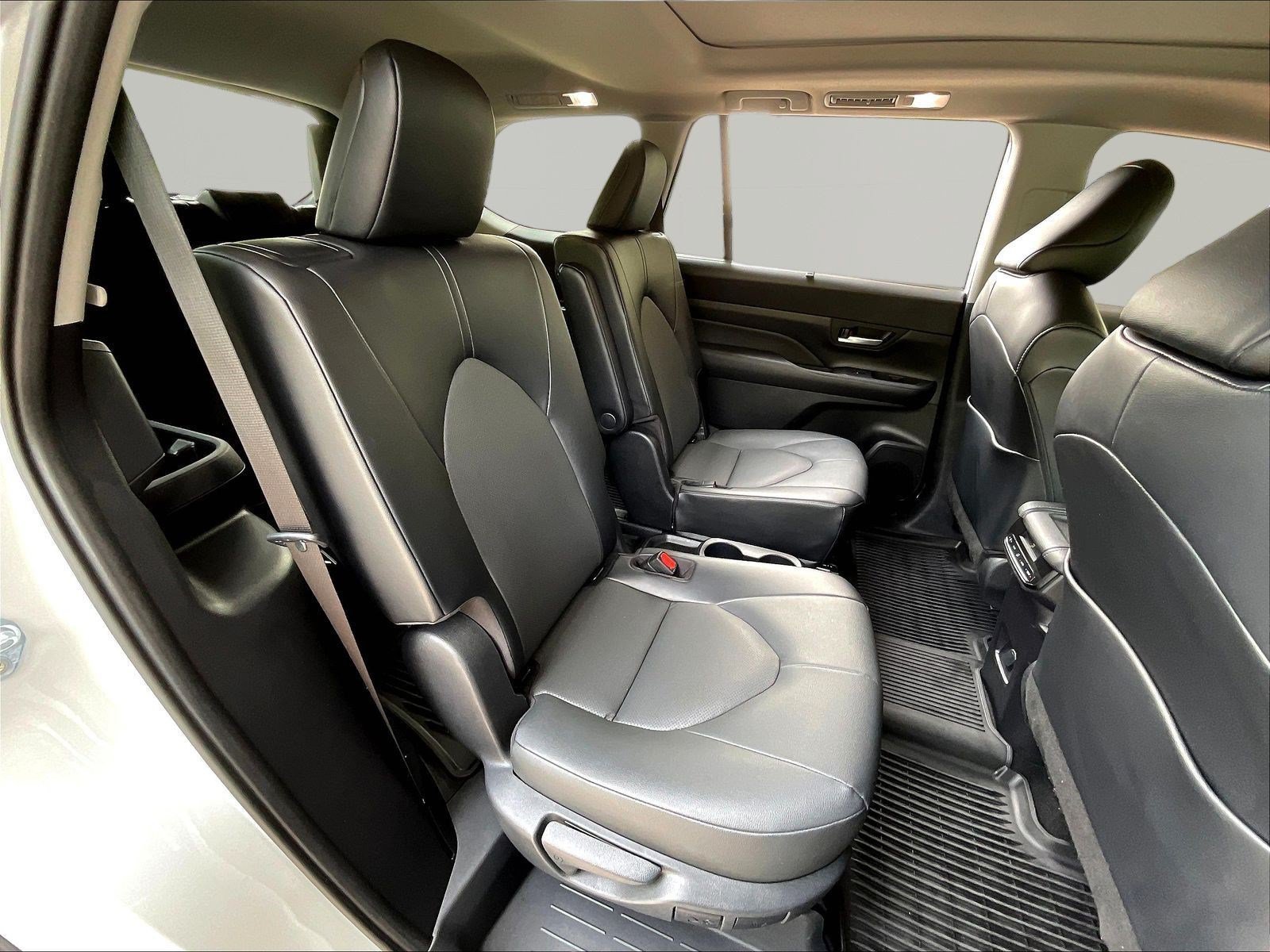 Certified 2024 Toyota Grand Highlander AWD image 25