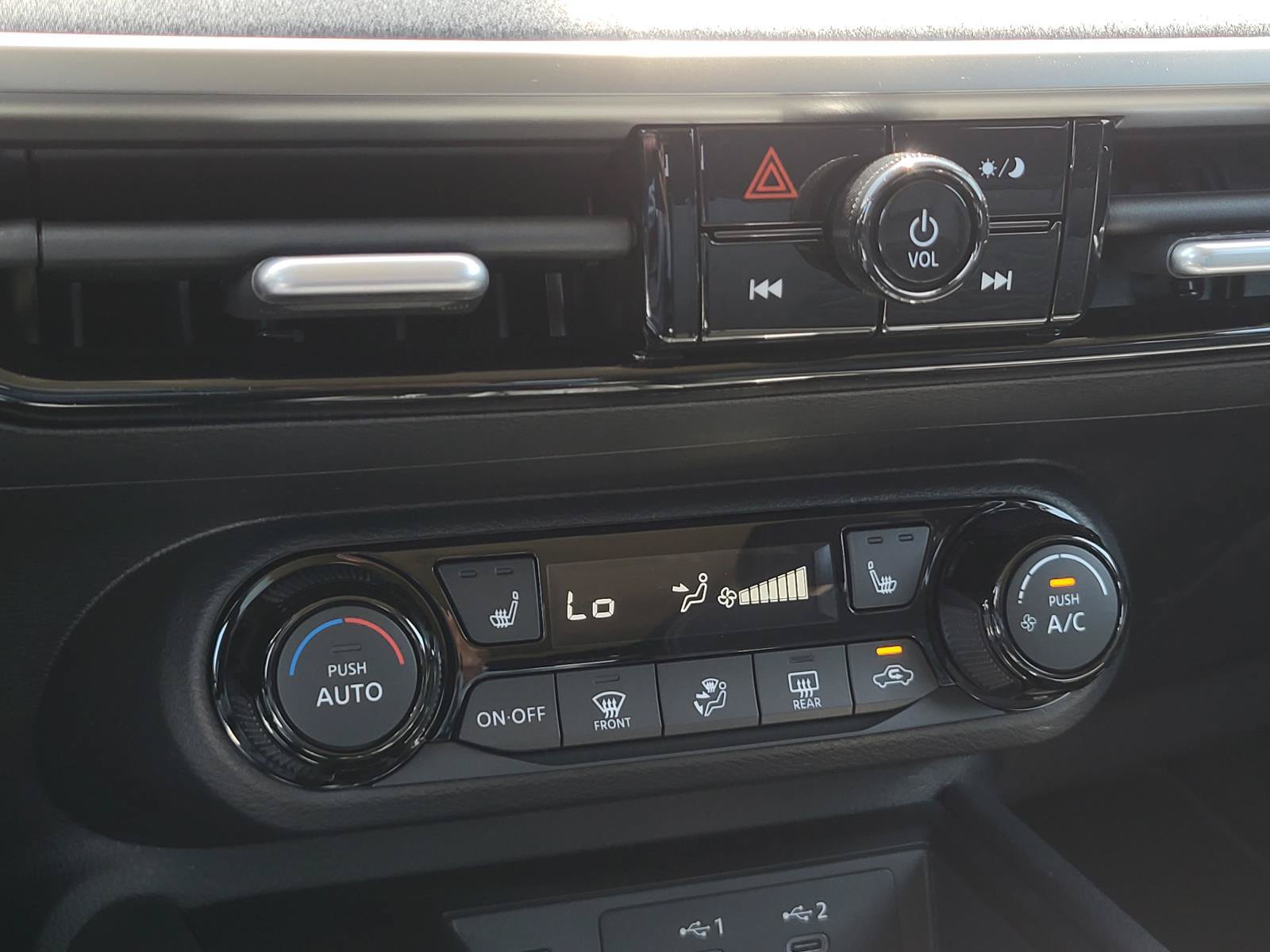 New 2026 Nissan Kicks SV w/ Cold Weather Package FWD image 21