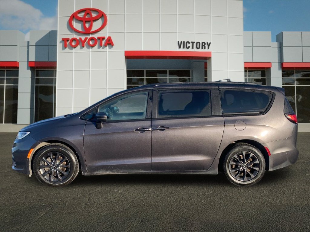 Used 2021 Chrysler Pacifica Touring-L w/ Uconnect Theater Family Group FWD image 6