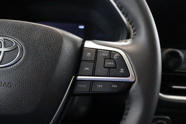 Certified 2024 Toyota Grand Highlander XLE image 18