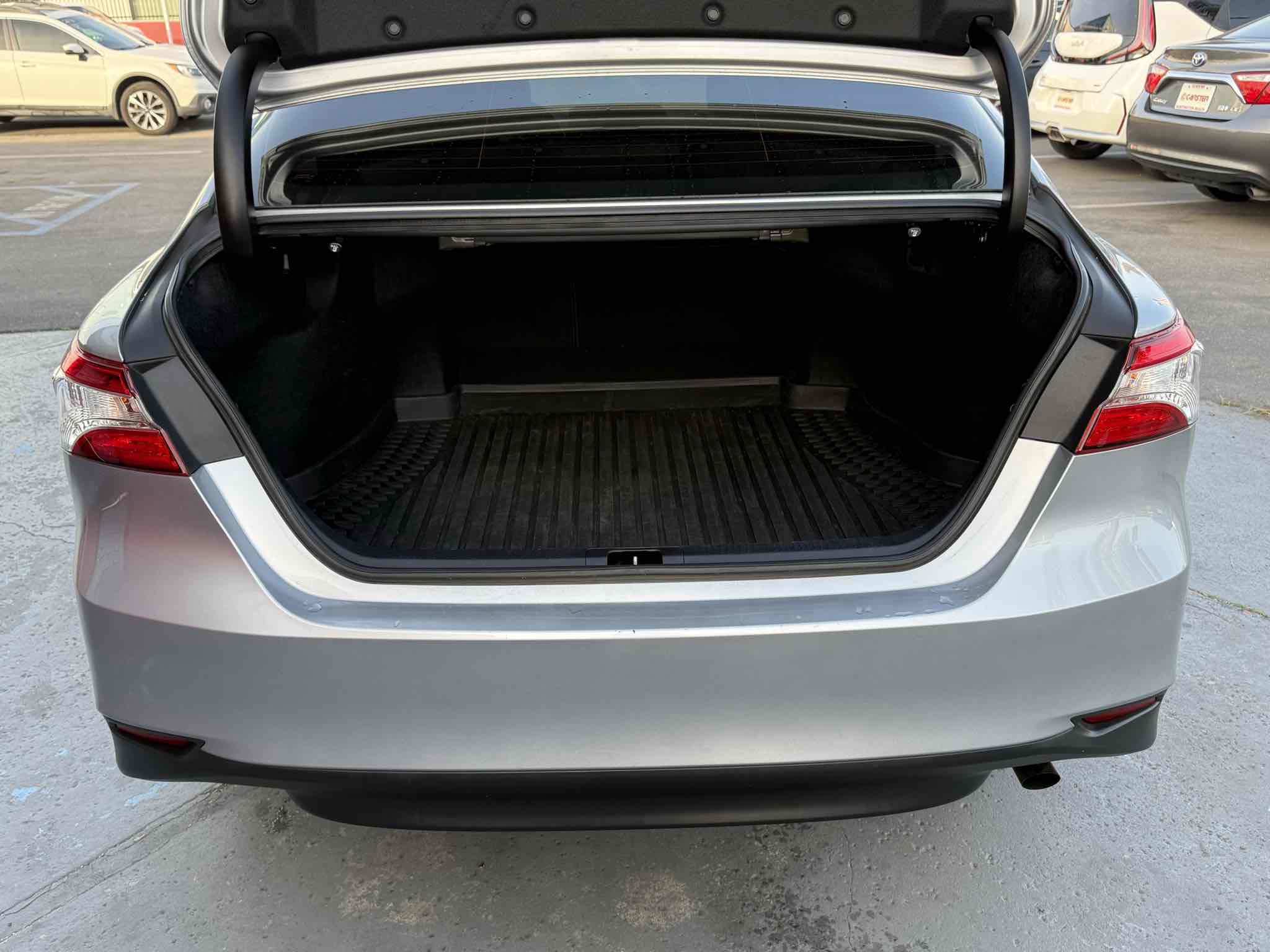 Used 2019 Toyota Camry LE image 58