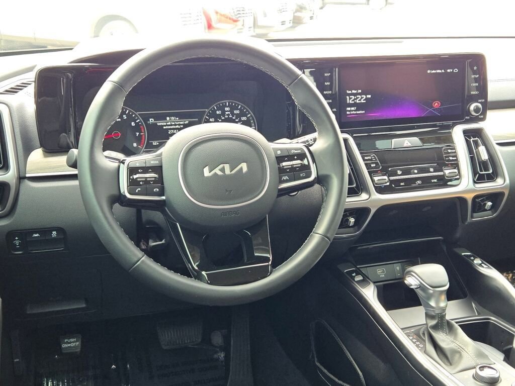 Used 2023 Kia Sorento S image 17