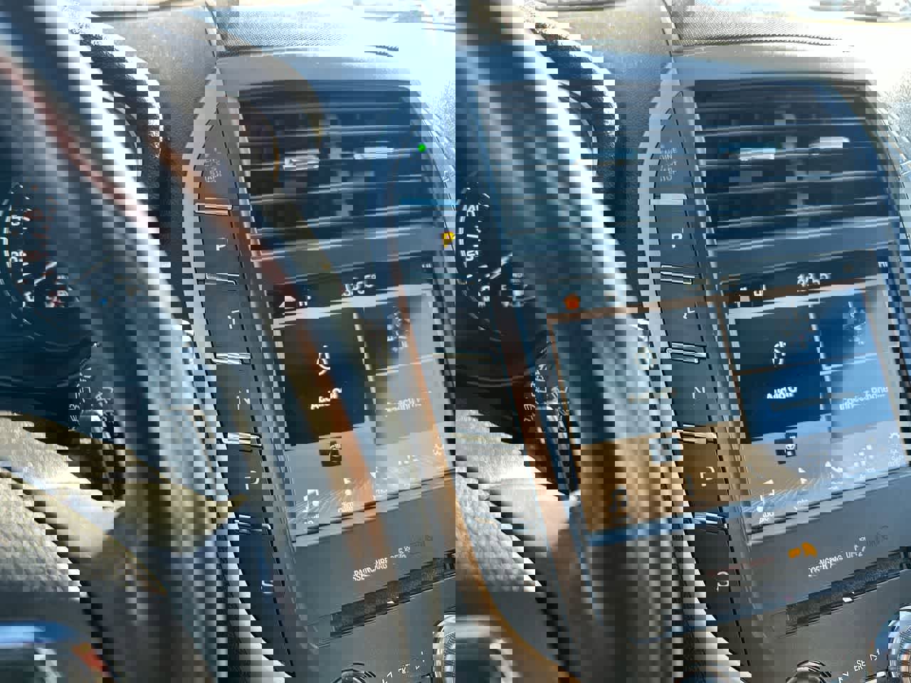 Used 2017 Lincoln MKC Select w/ Lincoln MKC Climate Package image 33