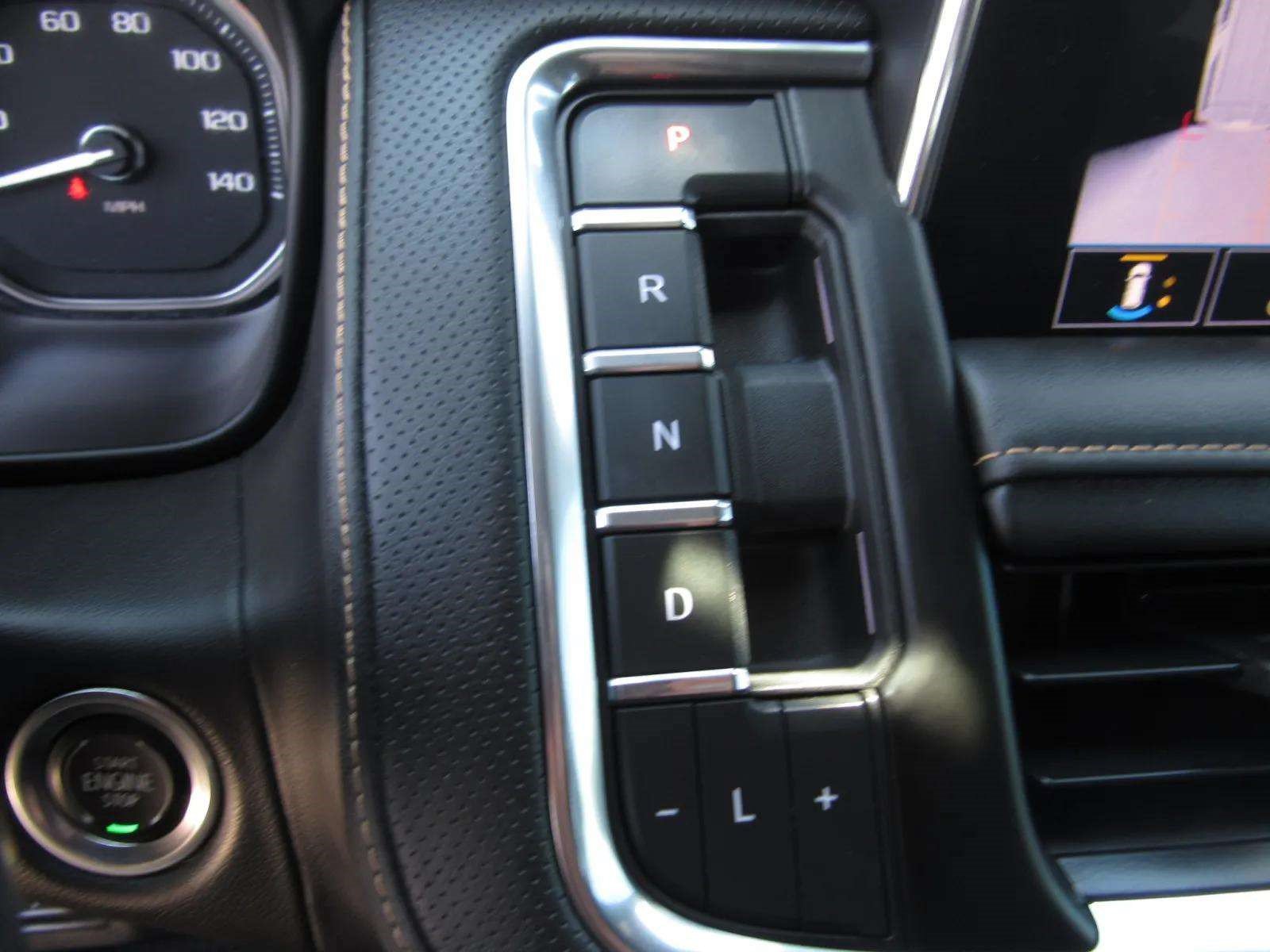 Used 2021 GMC Yukon XL AT4 w/ AT4 Premium Plus Package AWD/4WD image 23