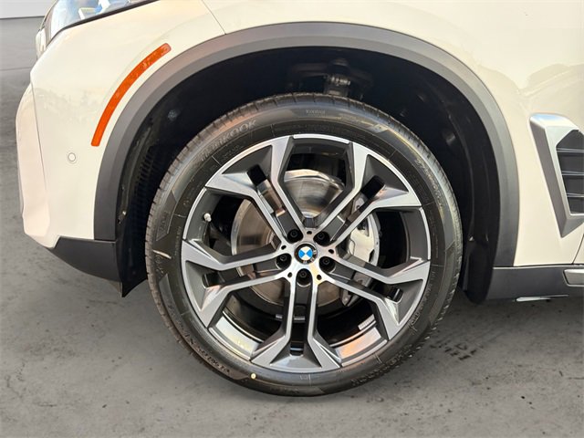 New 2026 BMW X5 xDrive40i w/ Premium Package image 9