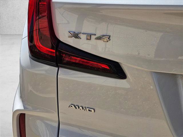 Used 2024 Cadillac XT4 Premium Luxury image 10