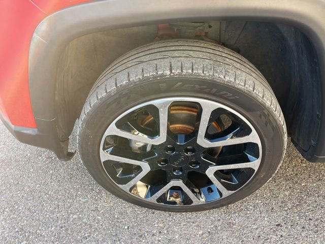 Used 2018 Jeep Compass Limited w/ Navigation Group image 20