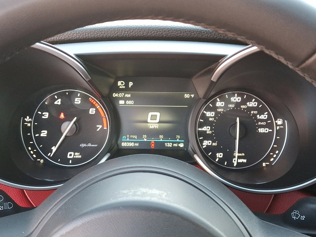 Used 2020 Alfa Romeo Giulia AWD image 26