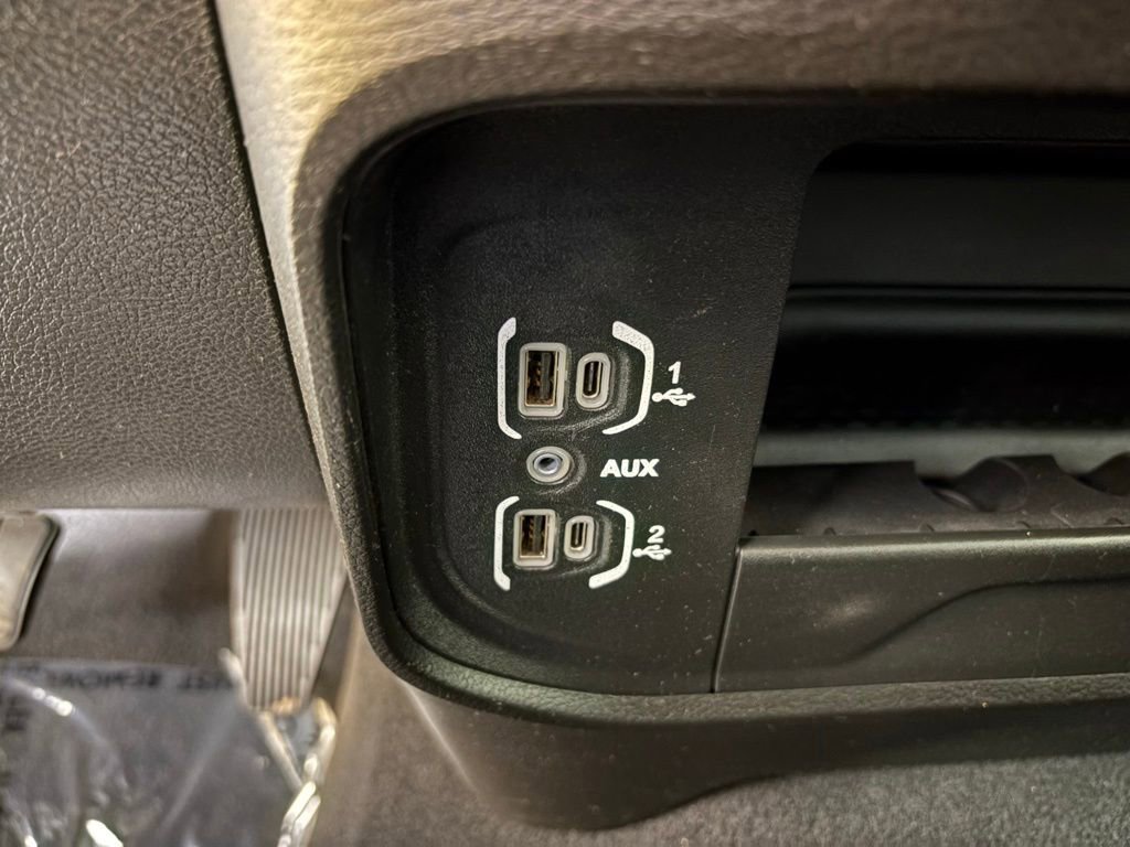 Used 2024 RAM 2500 Big Horn image 31