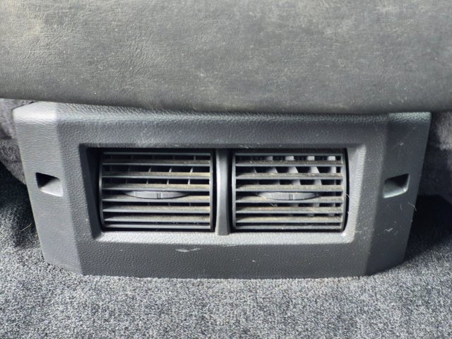 Used 2011 RAM 1500 Classic SLT w/ Luxury Group AWD/4WD image 17