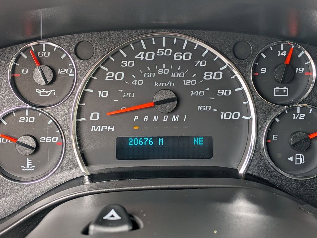 Used 2025 Chevrolet Express 3500 LT w/ LT Preferred Equipment Group RWD image 12