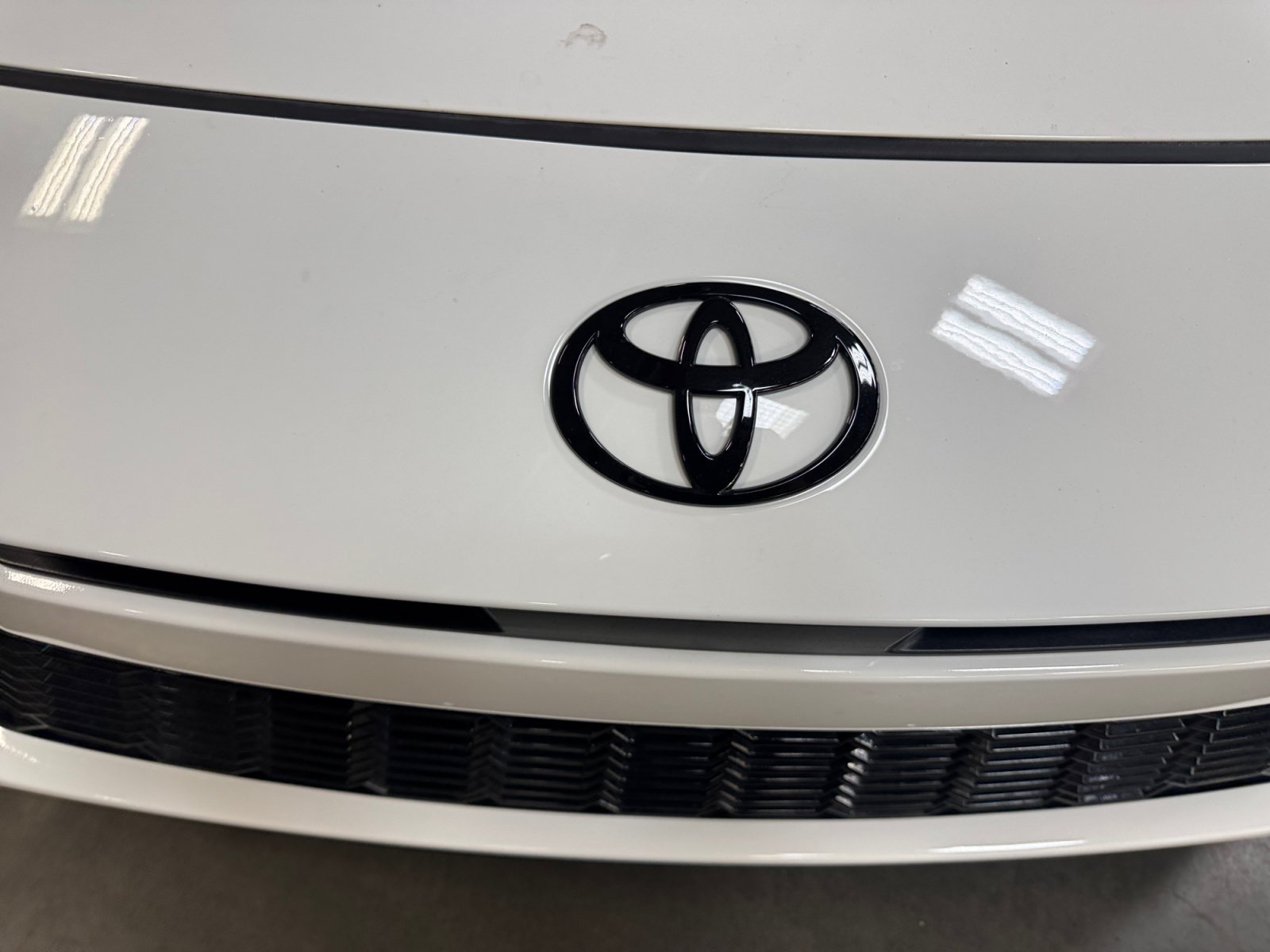 Certified 2026 Toyota Camry Hybrid w/ Convenience Package FWD image 21