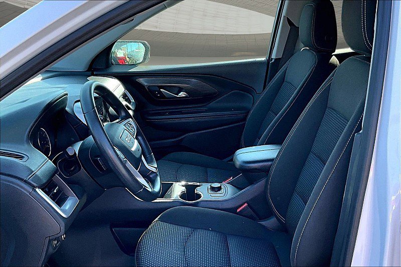 Used 2024 GMC Terrain SLE image 45