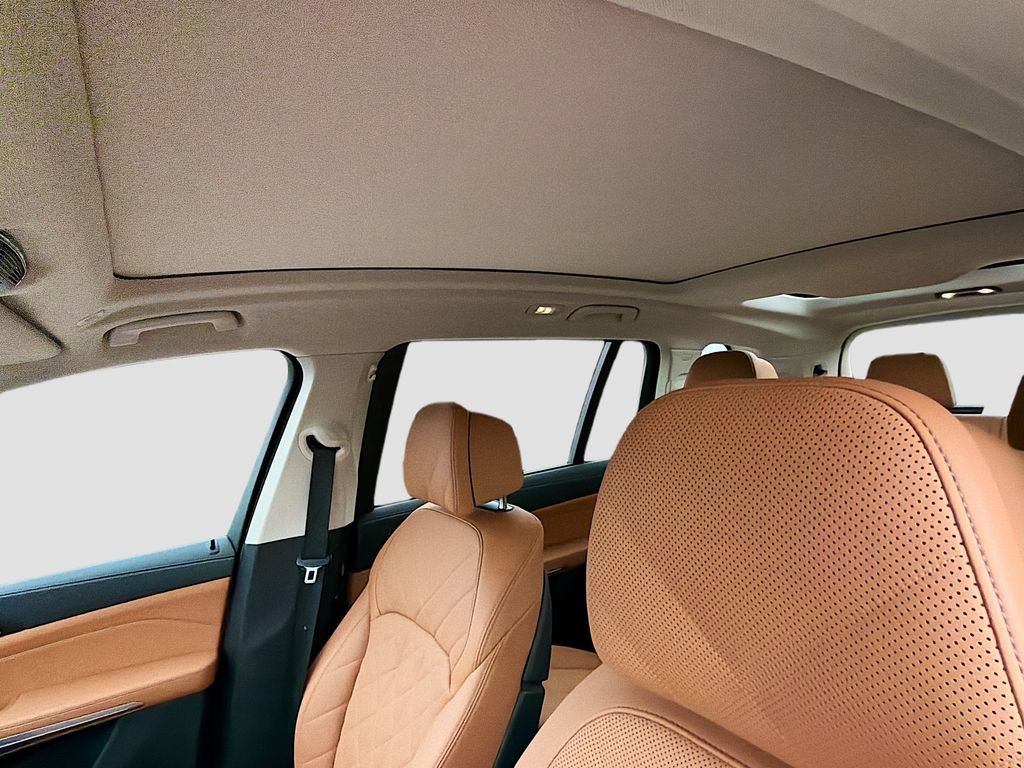 Used 2024 BMW X7 xDrive40i image 29