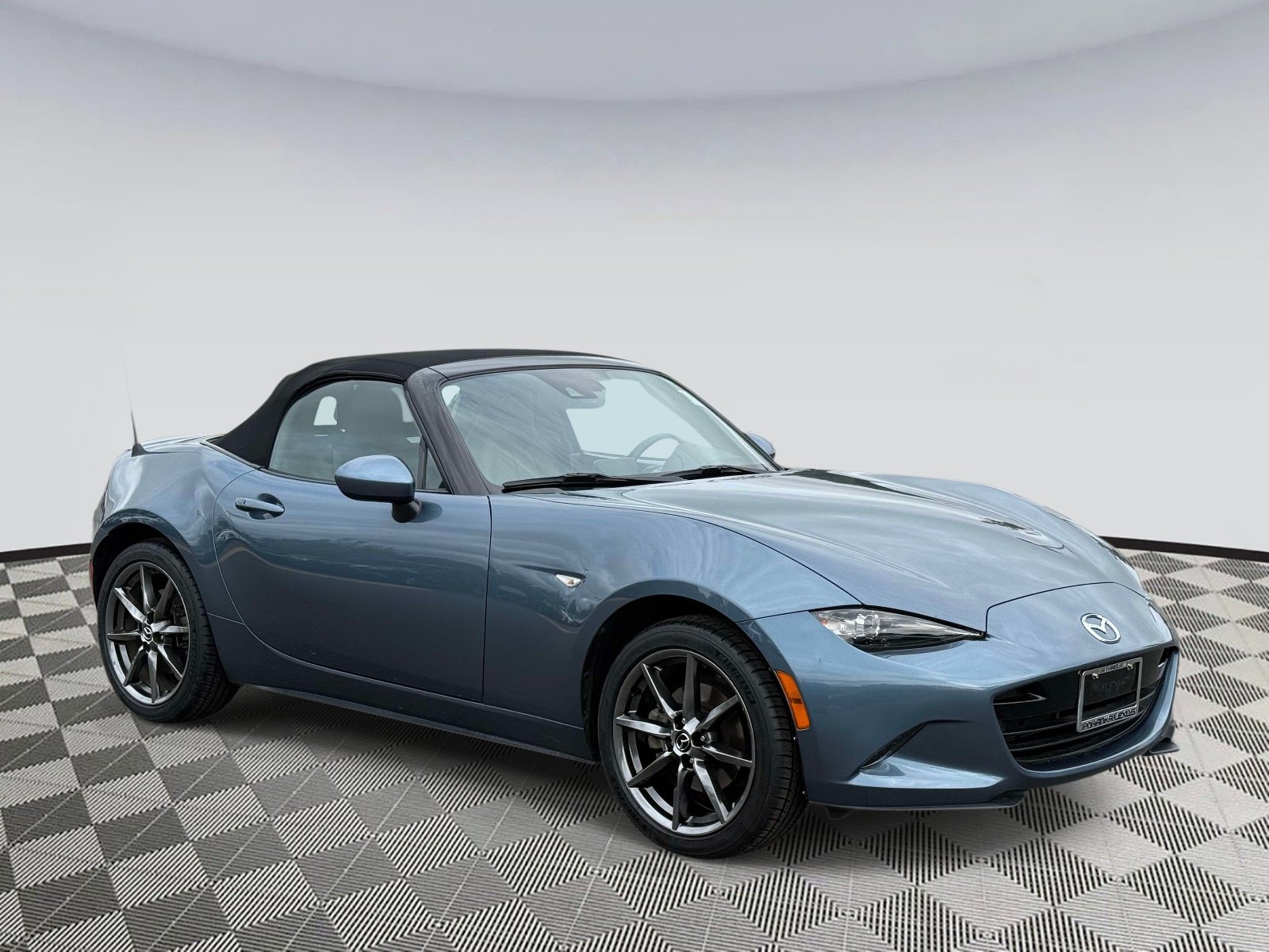 Used 2016 MAZDA MX-5 Miata Grand Touring RWD image 2