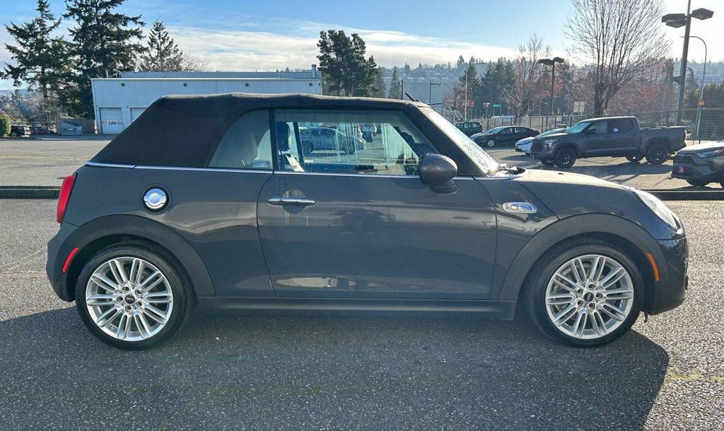 Used 2019 MINI Cooper S w/ Premium Package image 4