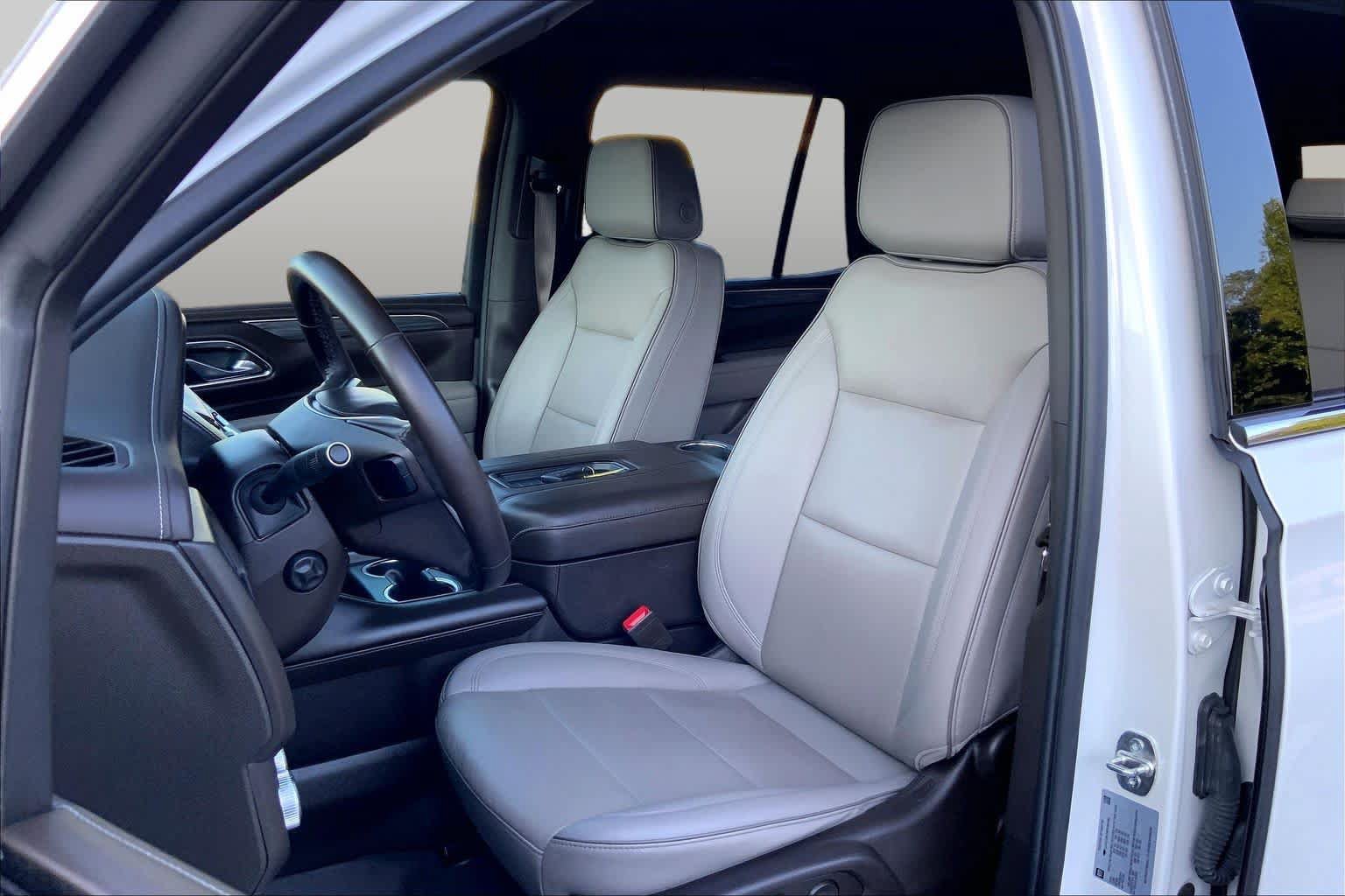 Used 2023 GMC Yukon SLT w/ SLT Premium Package RWD image 7