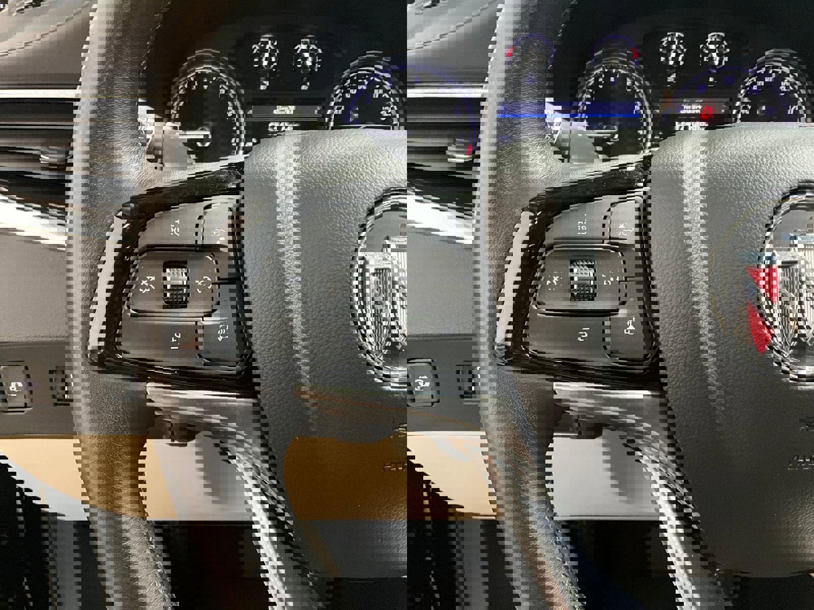 Used 2023 Buick Enclave Essence w/ Experience Buick Package image 14