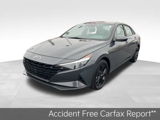 Used 2023 Hyundai Elantra SEL image 3
