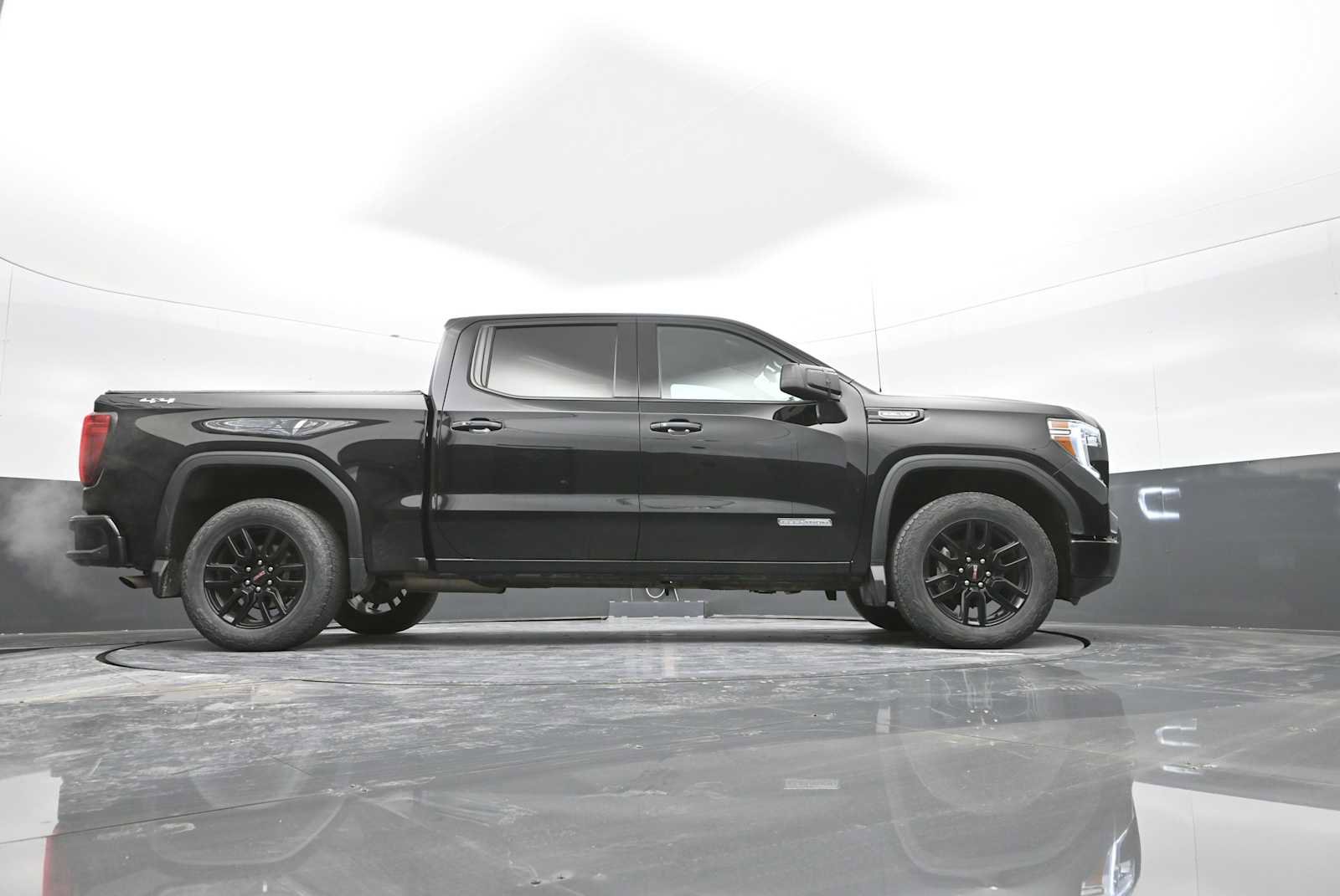 Used 2021 GMC Sierra 1500 Elevation image 32