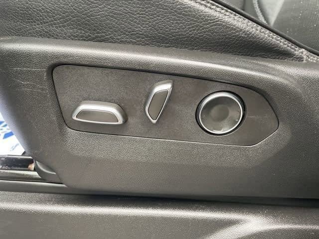 Used 2024 GMC Yukon XL Denali image 22