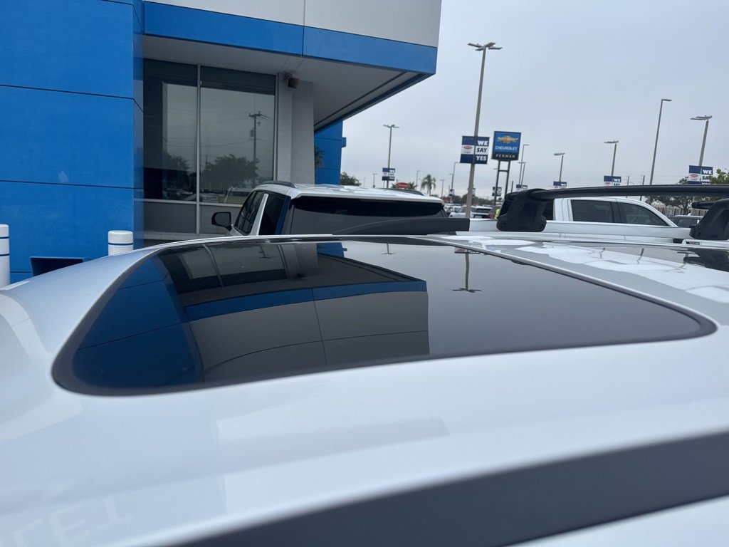 Used 2023 Chevrolet Traverse High Country image 8