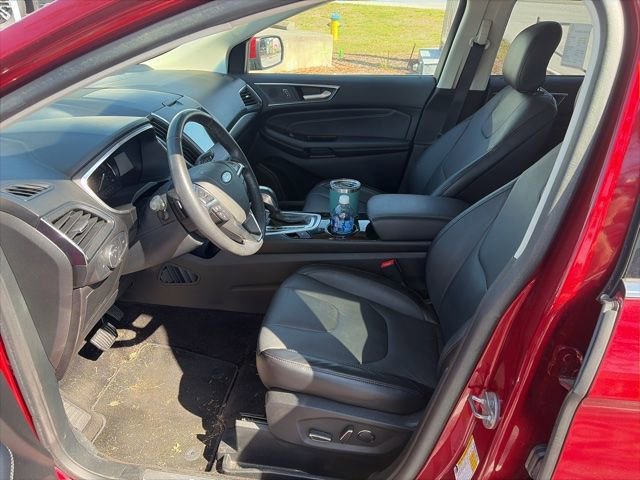 Used 2018 Ford Edge Titanium w/ Ford Safe & Smart Package image 4