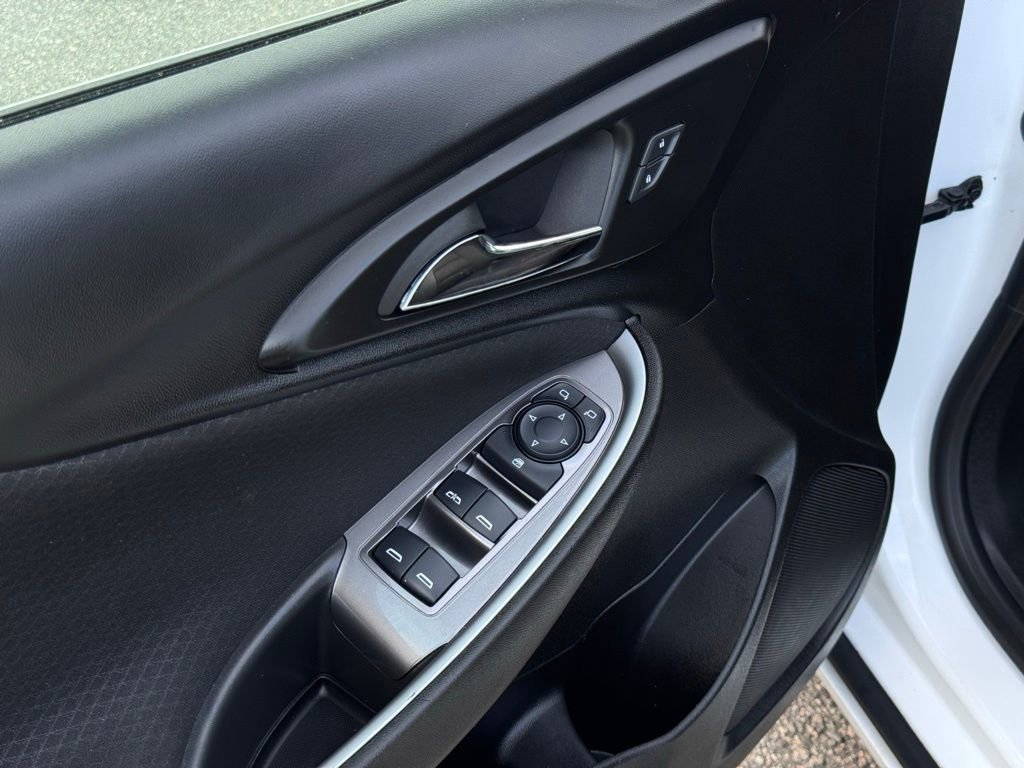 Used 2024 Chevrolet Malibu LT image 11